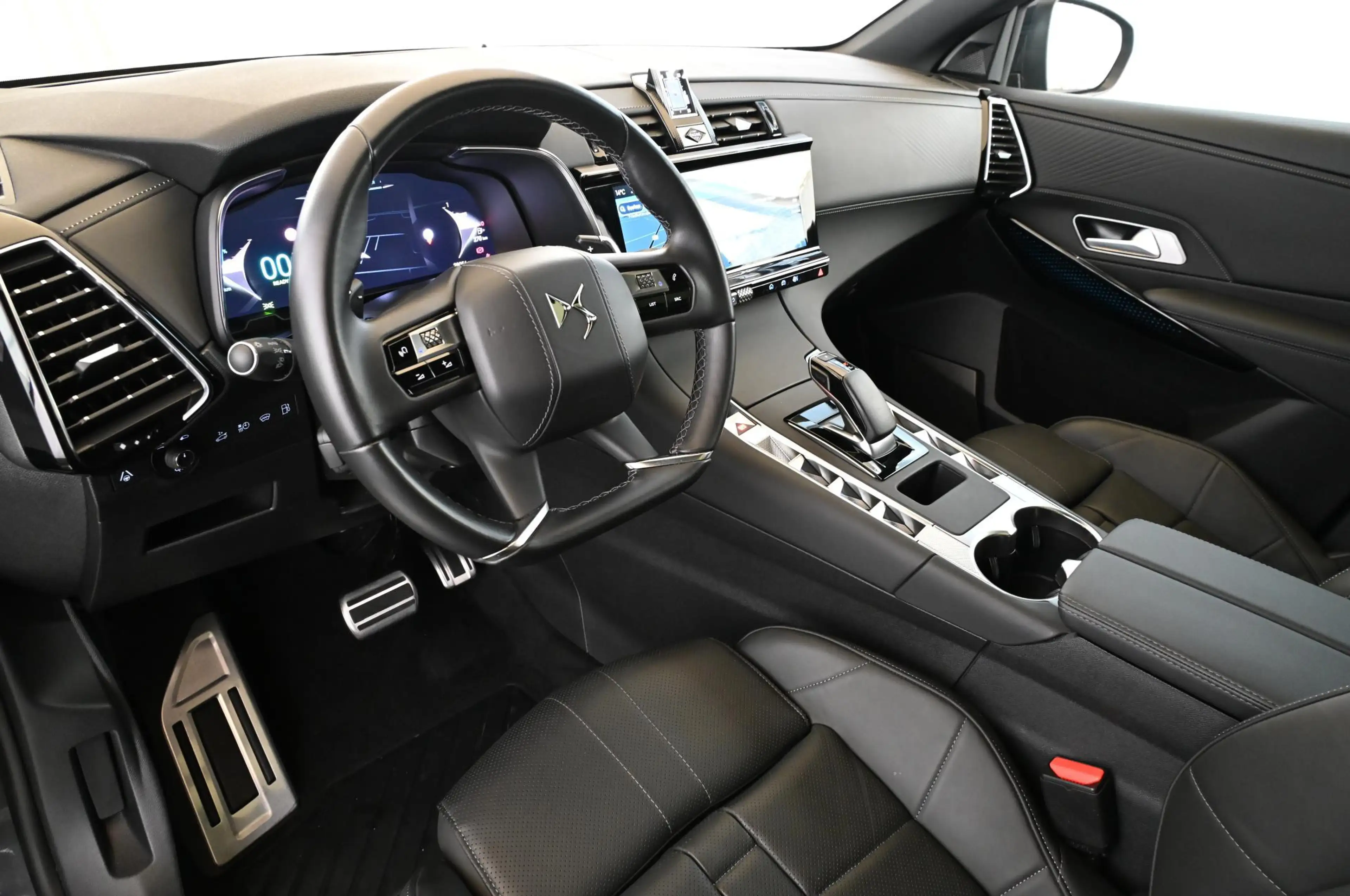 DS Automobiles DS 7 Crossback 1.6 E-TENSE 225 Etoile NEW 62.000 EUR — photo 12