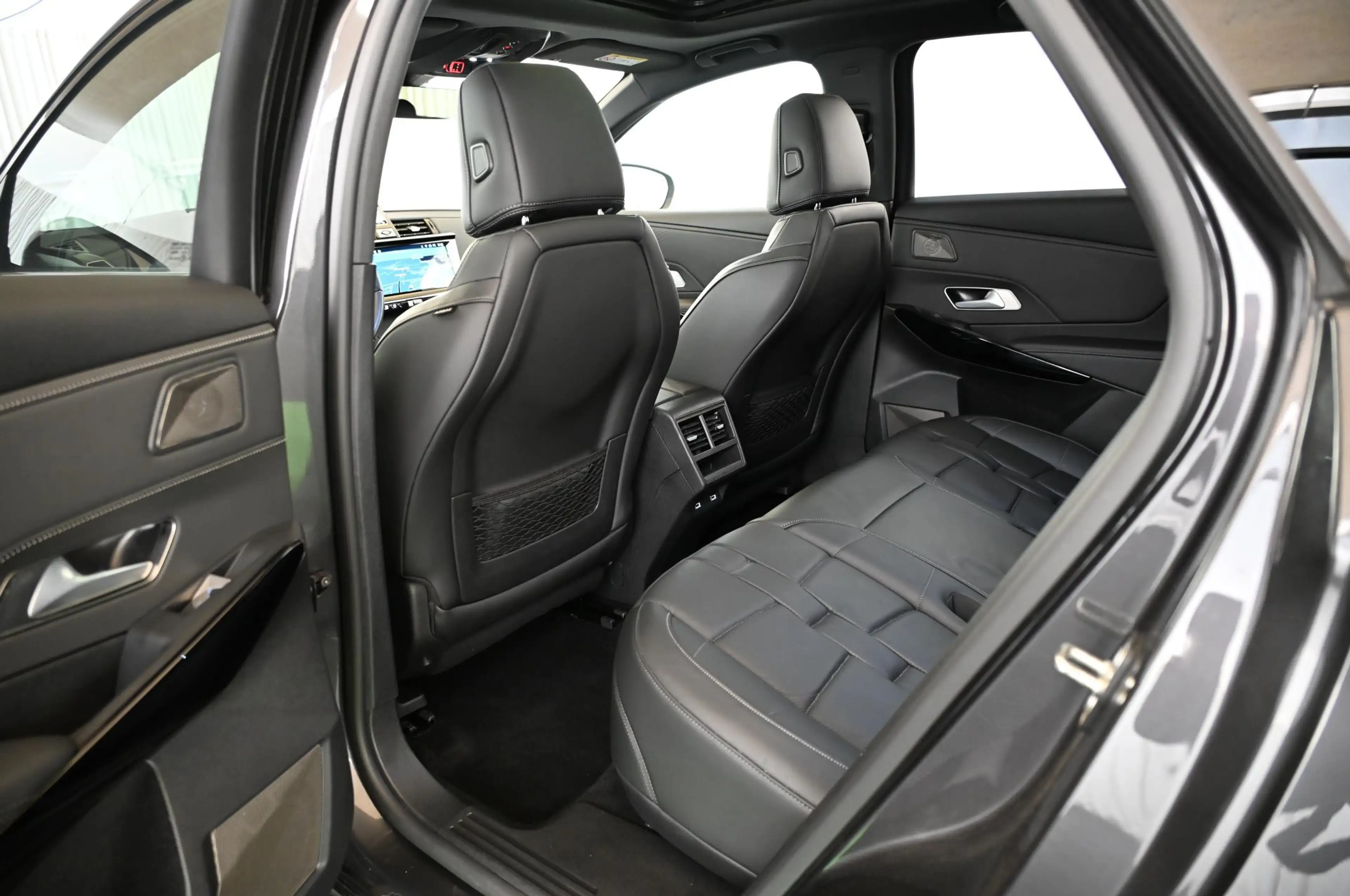 DS Automobiles DS 7 Crossback 1.6 E-TENSE 225 Etoile NEW 62.000 EUR — photo 27