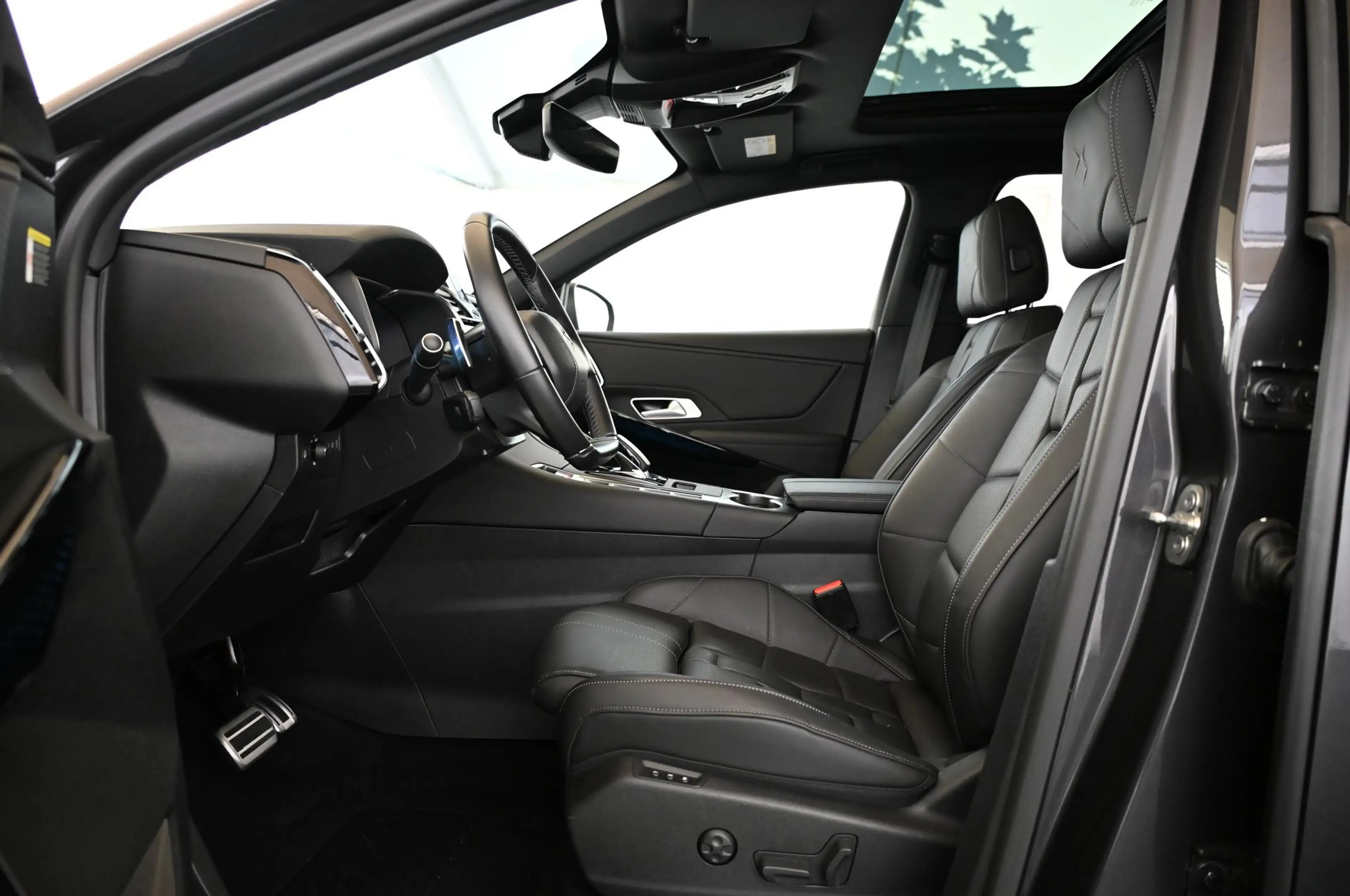 DS Automobiles DS 7 Crossback 1.6 E-TENSE 225 Etoile NEW 62.000 EUR — photo 30