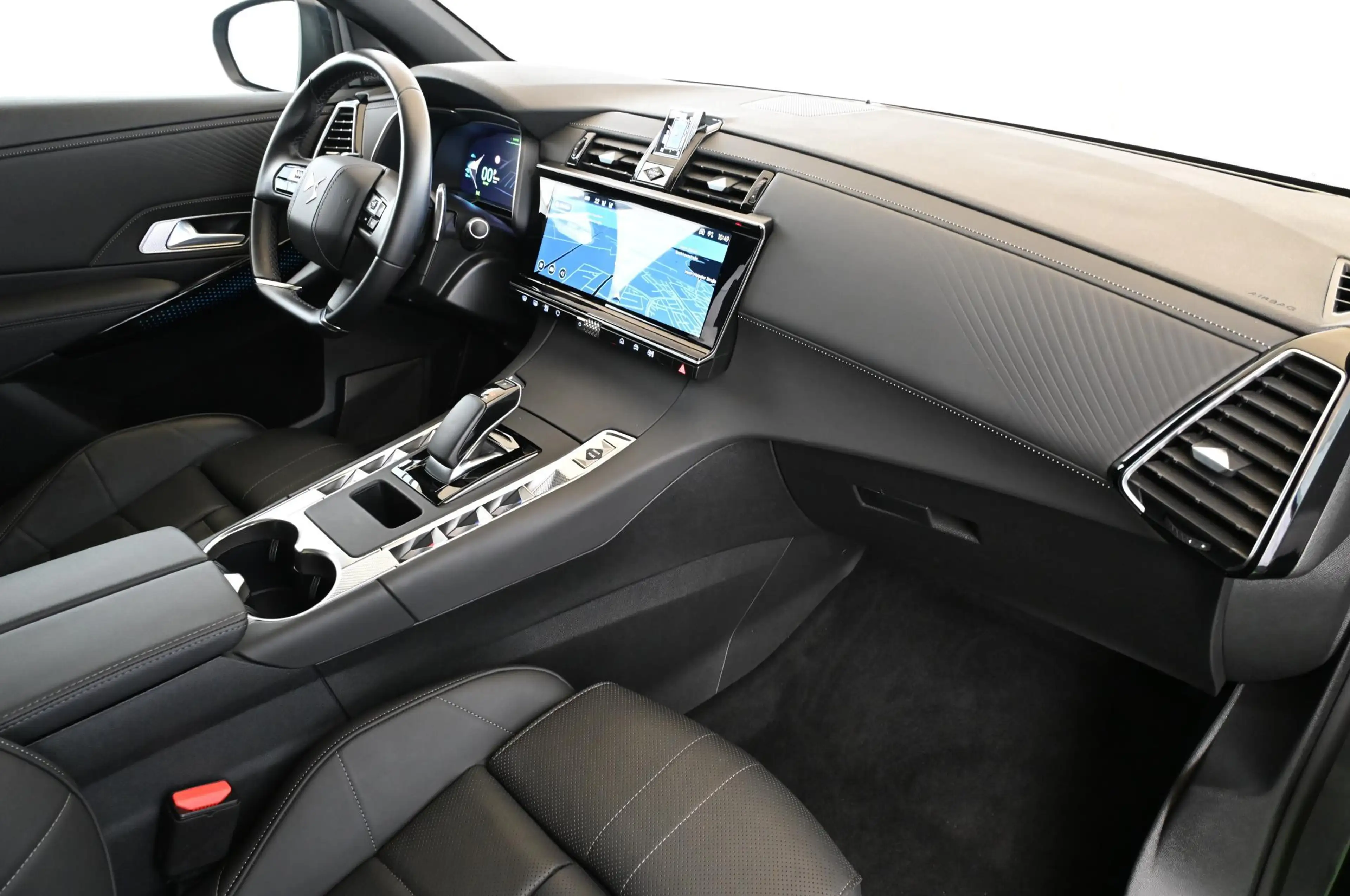 DS Automobiles DS 7 Crossback 1.6 E-TENSE 225 Etoile NEW 62.000 EUR — photo 39