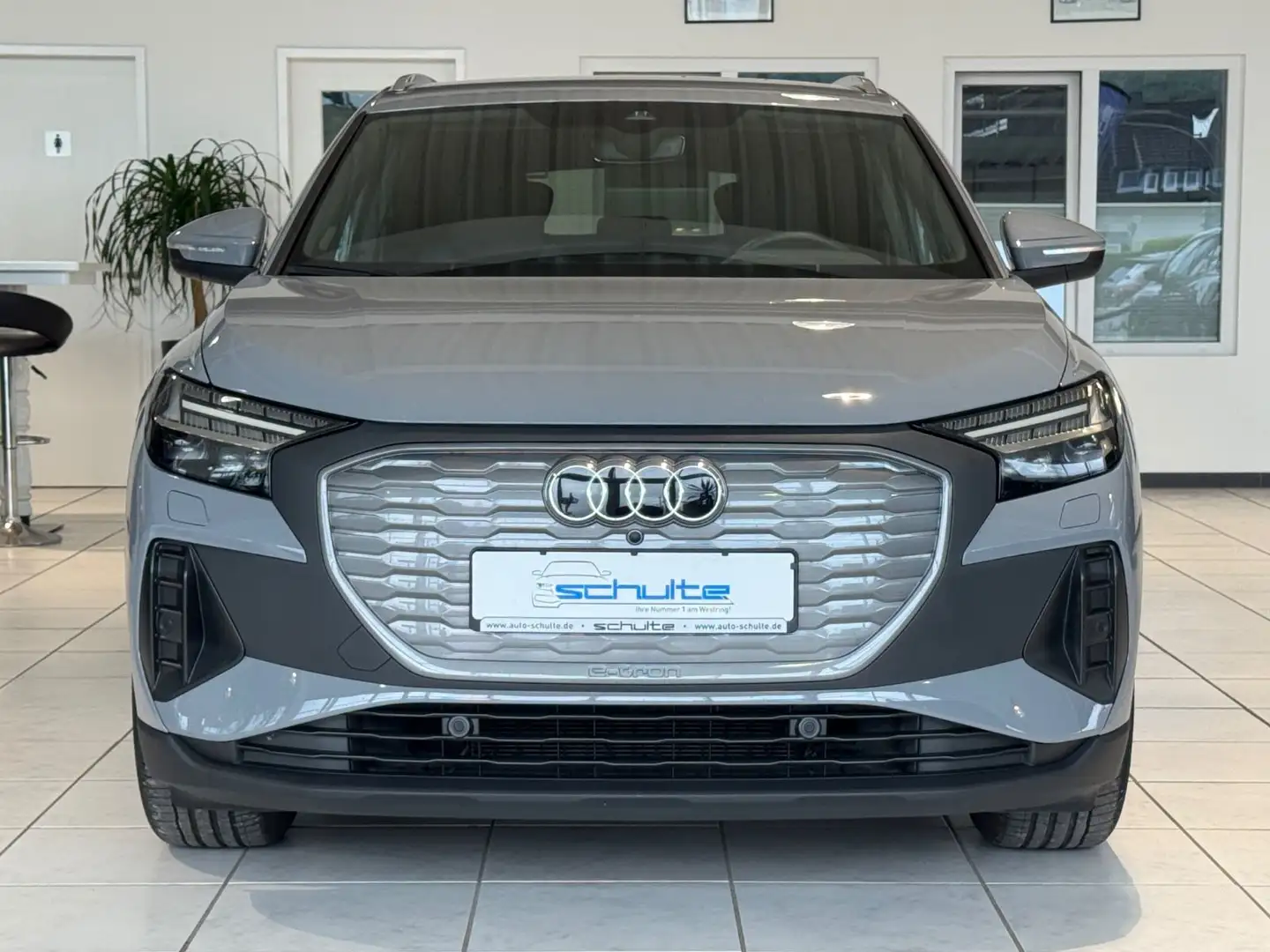 Audi Q4 e-tron 45 Matrix*Kamera*Navi* Grau - 2