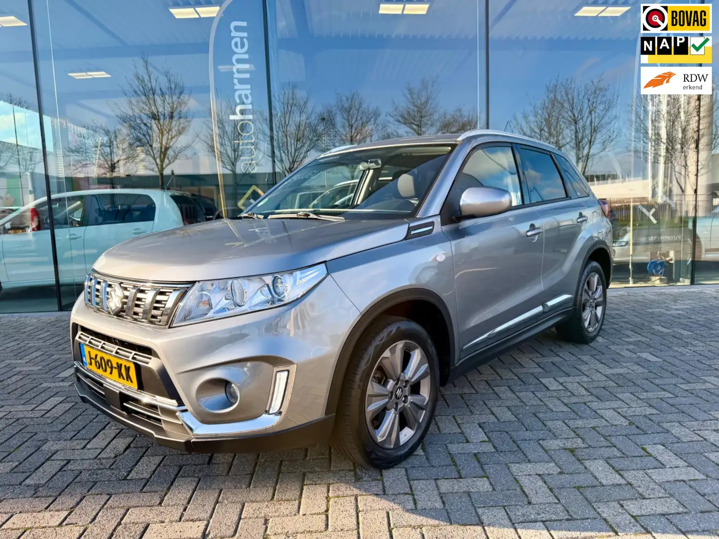 Suzuki Vitara 1.0 Boosterjet Select, NAP, 1e eigenaar, CarPlay Grau - 1