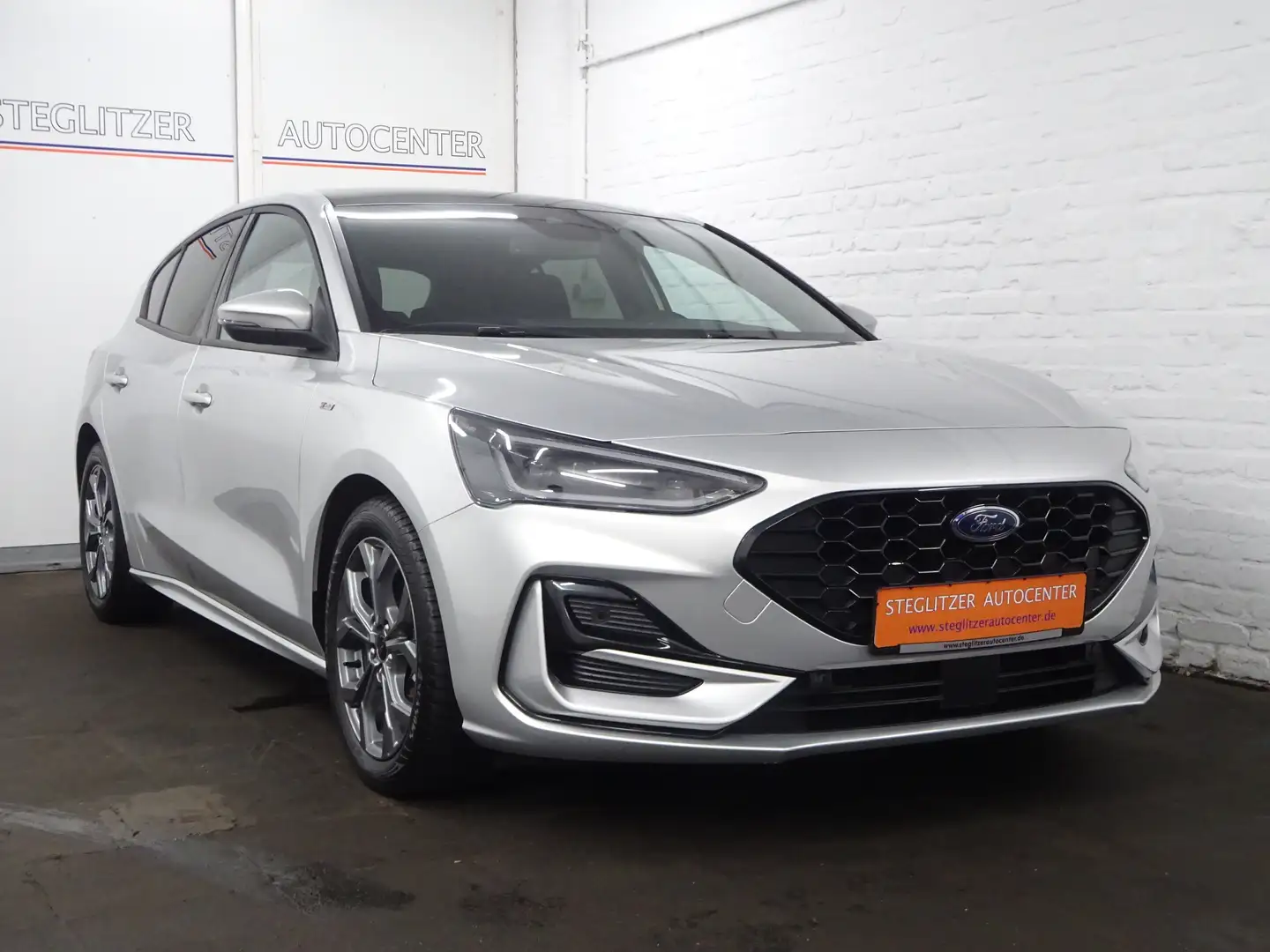 Ford Focus 1.0 EB Lim. ST-Line X Aut./Pano/LED/Kamera/Digital Argent - 2