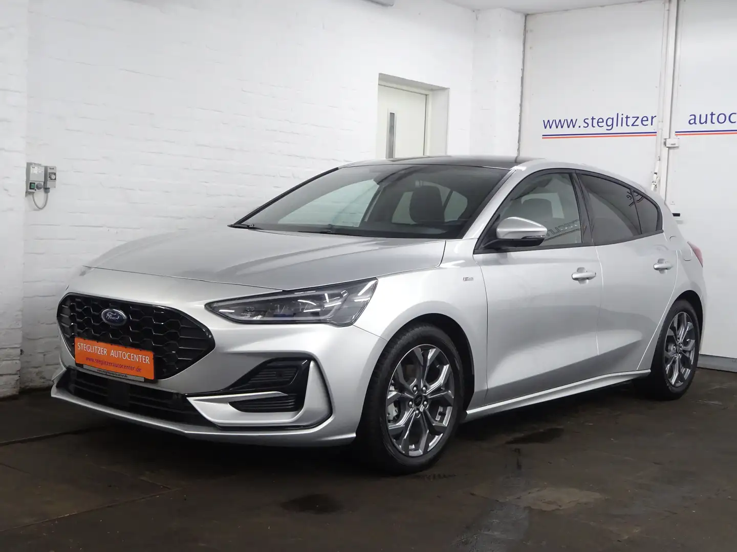 Ford Focus 1.0 EB Lim. ST-Line X Aut./Pano/LED/Kamera/Digital Argent - 1