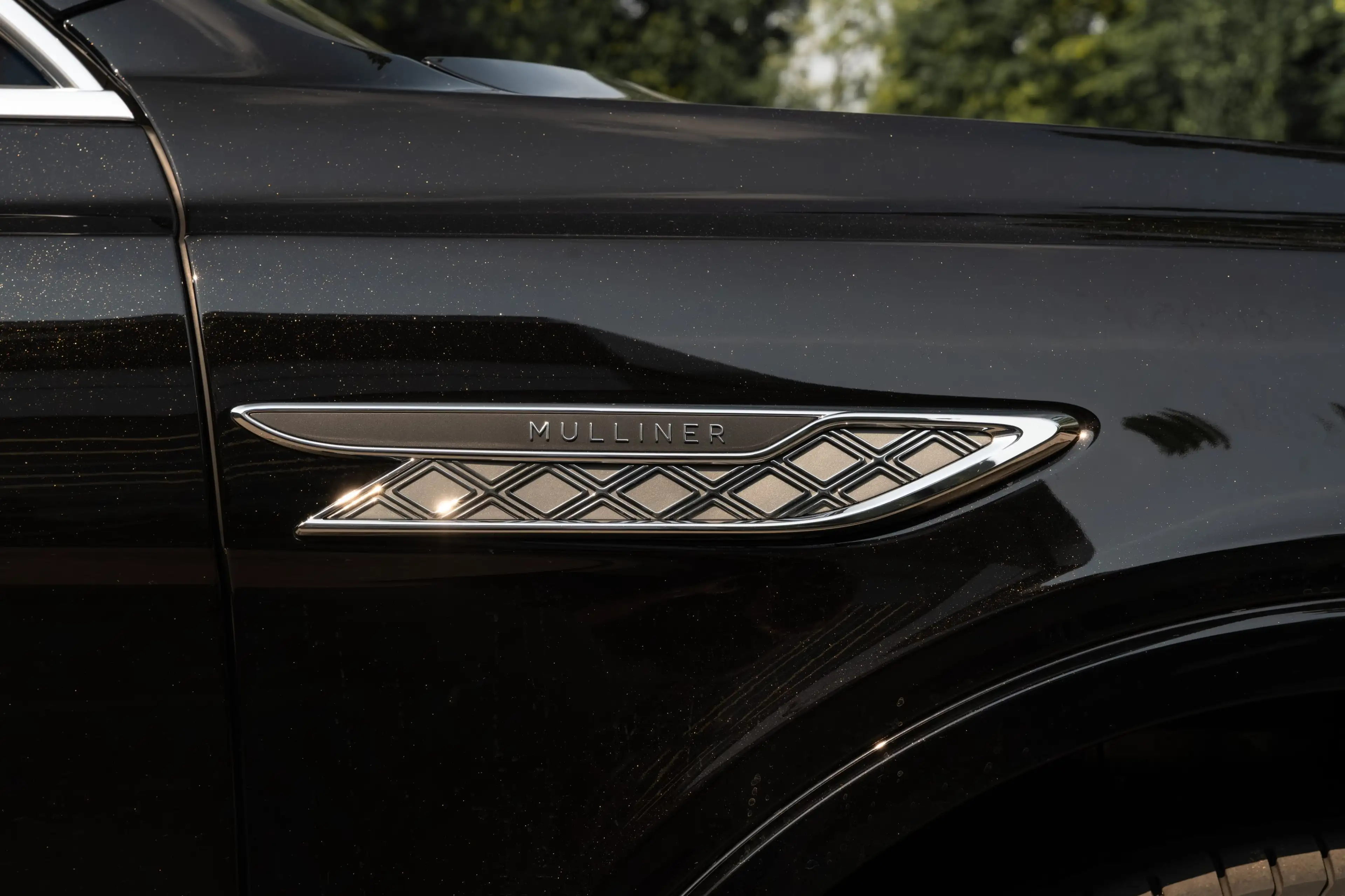 Bentley Bentayga V8 EWB Mulliner Drinks Cooler Tow Bar — photo 8