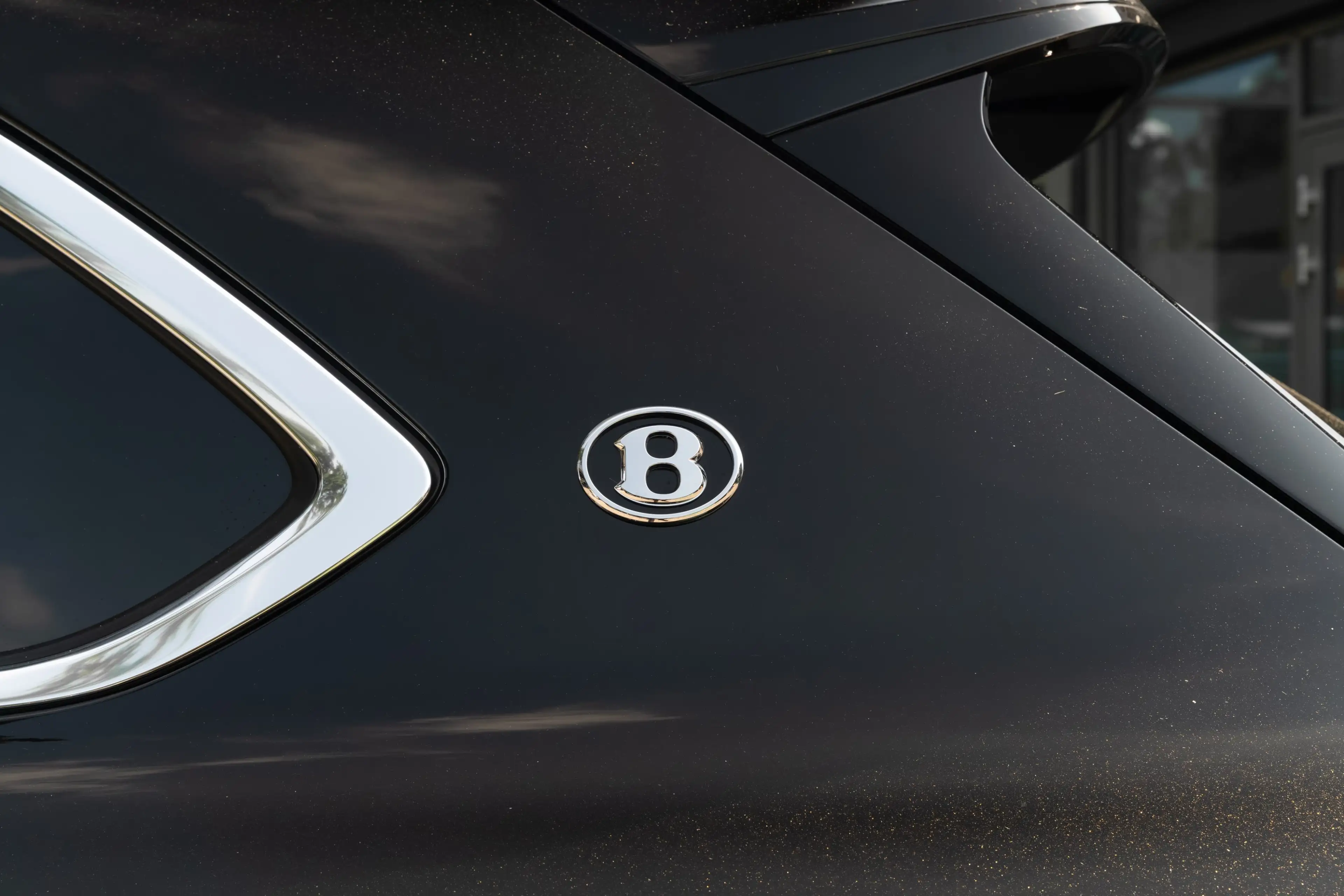 Bentley Bentayga V8 EWB Mulliner Drinks Cooler Tow Bar — photo 13