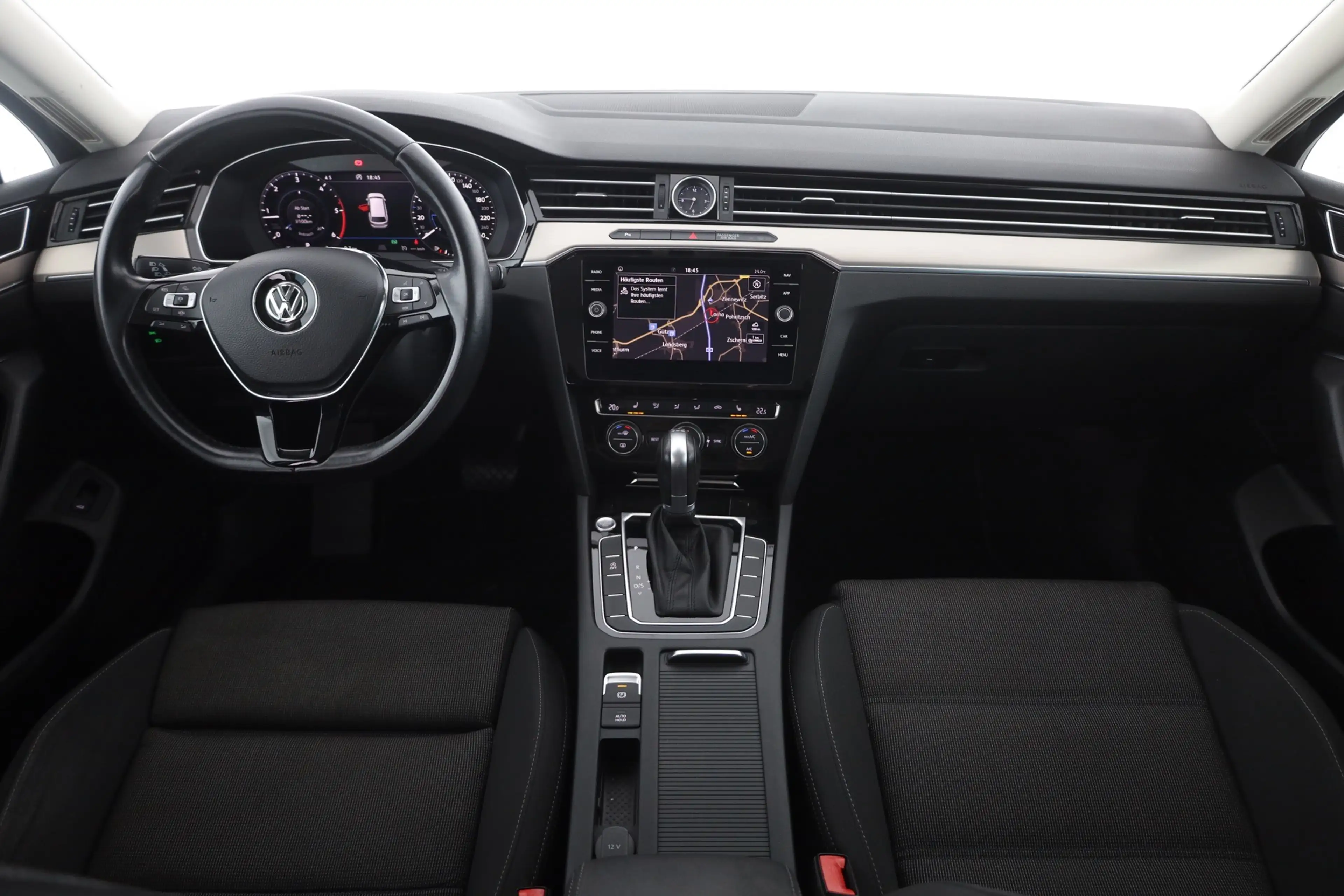 Volkswagen Passat Variant 2.0 TDI DSG LED Virtual Cockpit — photo 9