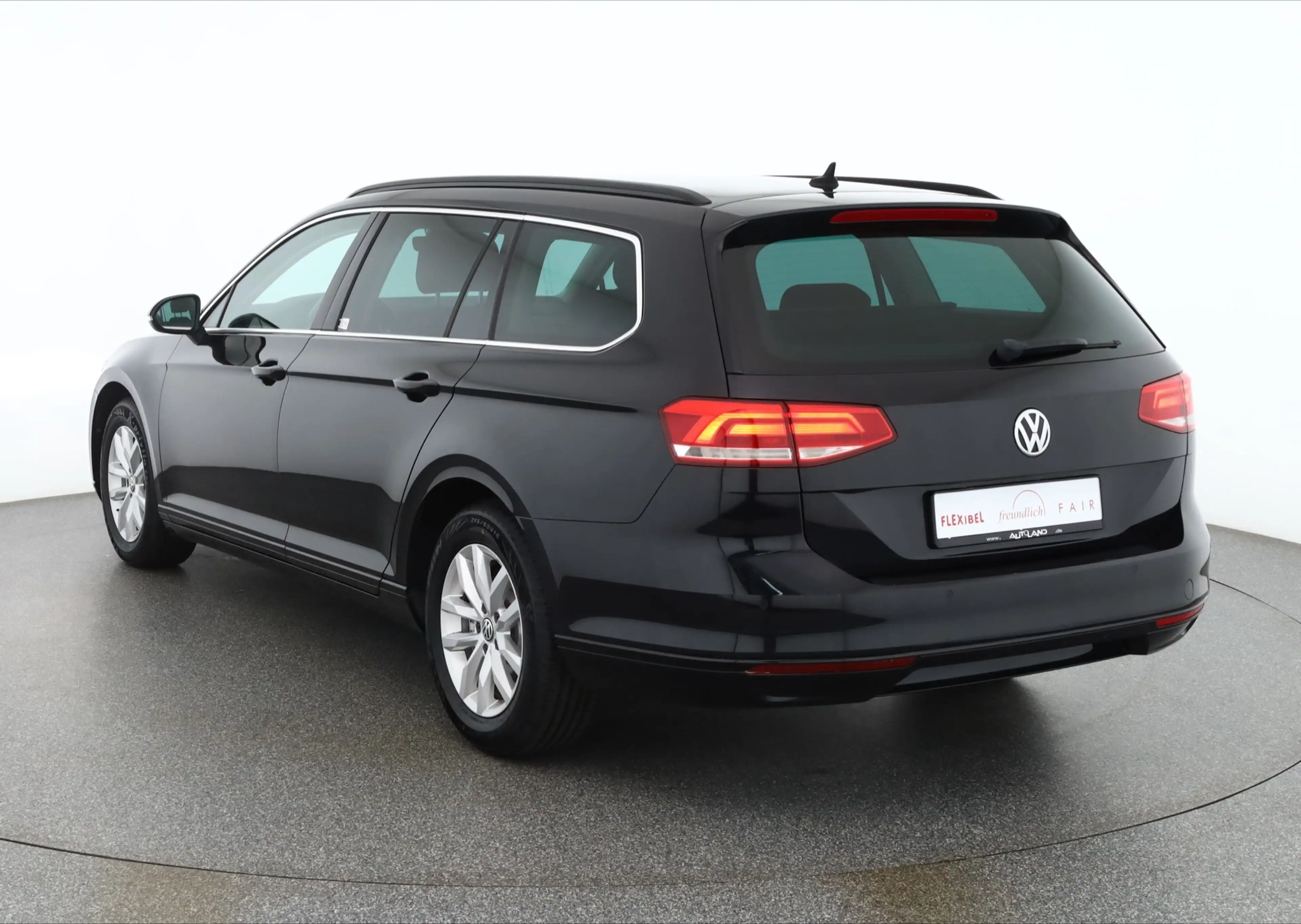 Volkswagen Passat Variant 2.0 TDI DSG LED Virtual Cockpit — photo 3