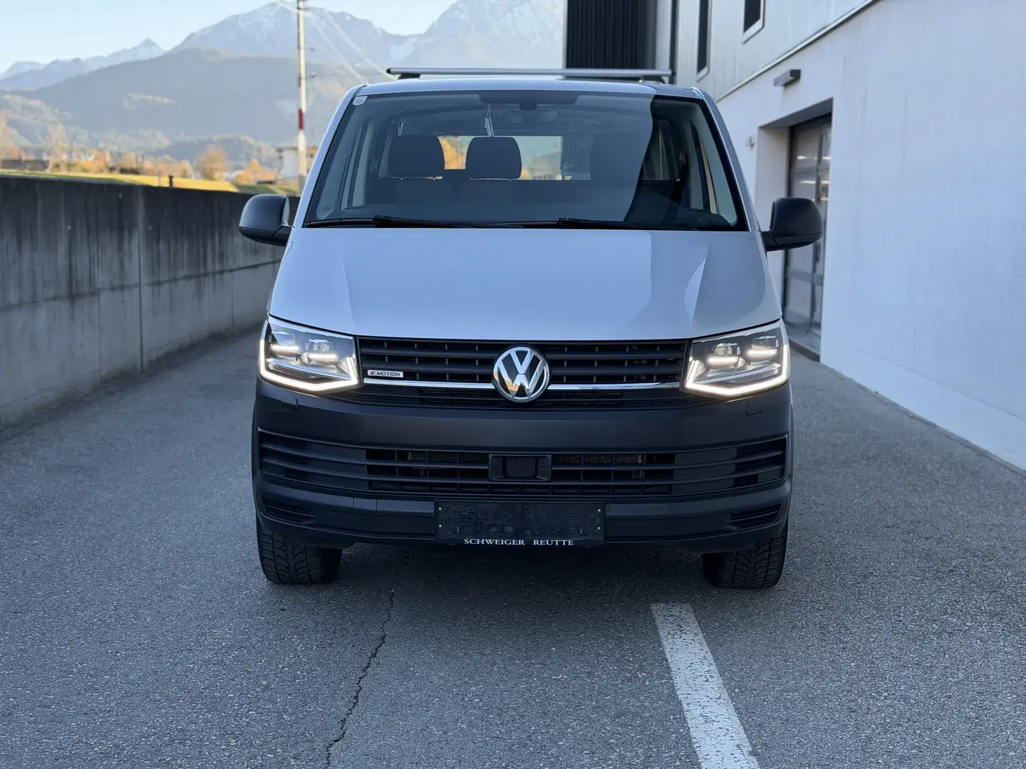 Volkswagen T6 Transporter 4Motion + ACC+ AHK + LED + KAMERA + STHZG + SHZ Silber - 2