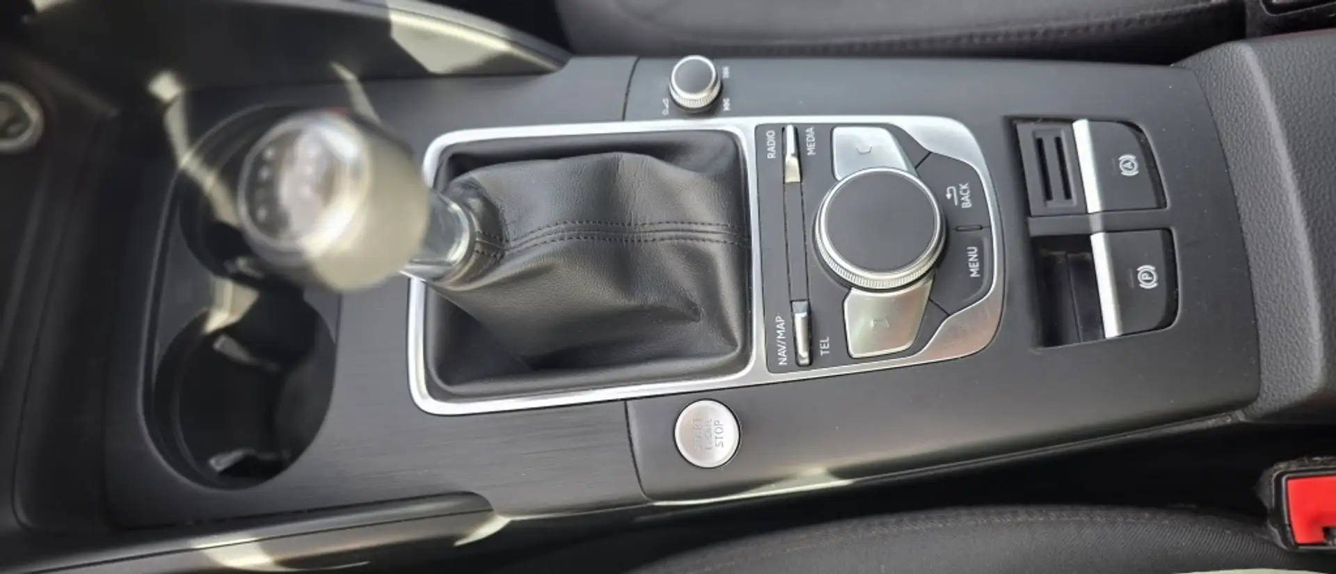 Audi A3 Sportback 1.0 TFSI 85kW Gris - 2