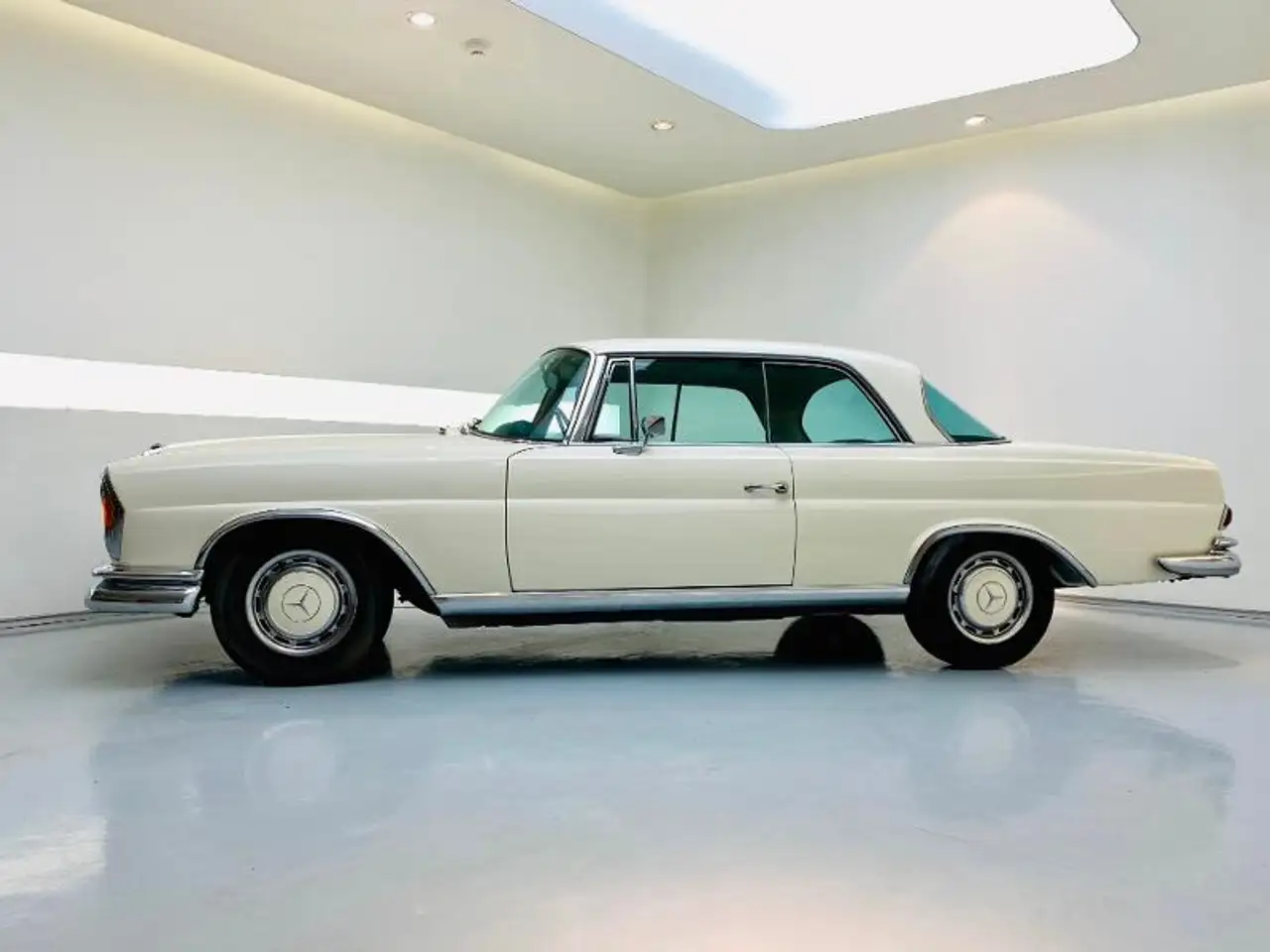 Mercedes-Benz 280 SE Coupe, foto 4