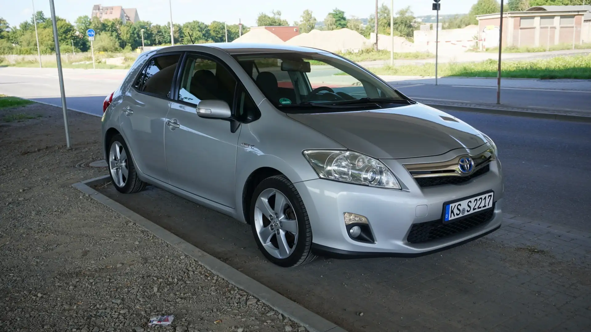 Toyota Auris 1.8 Hybrid Executive Silber - 2