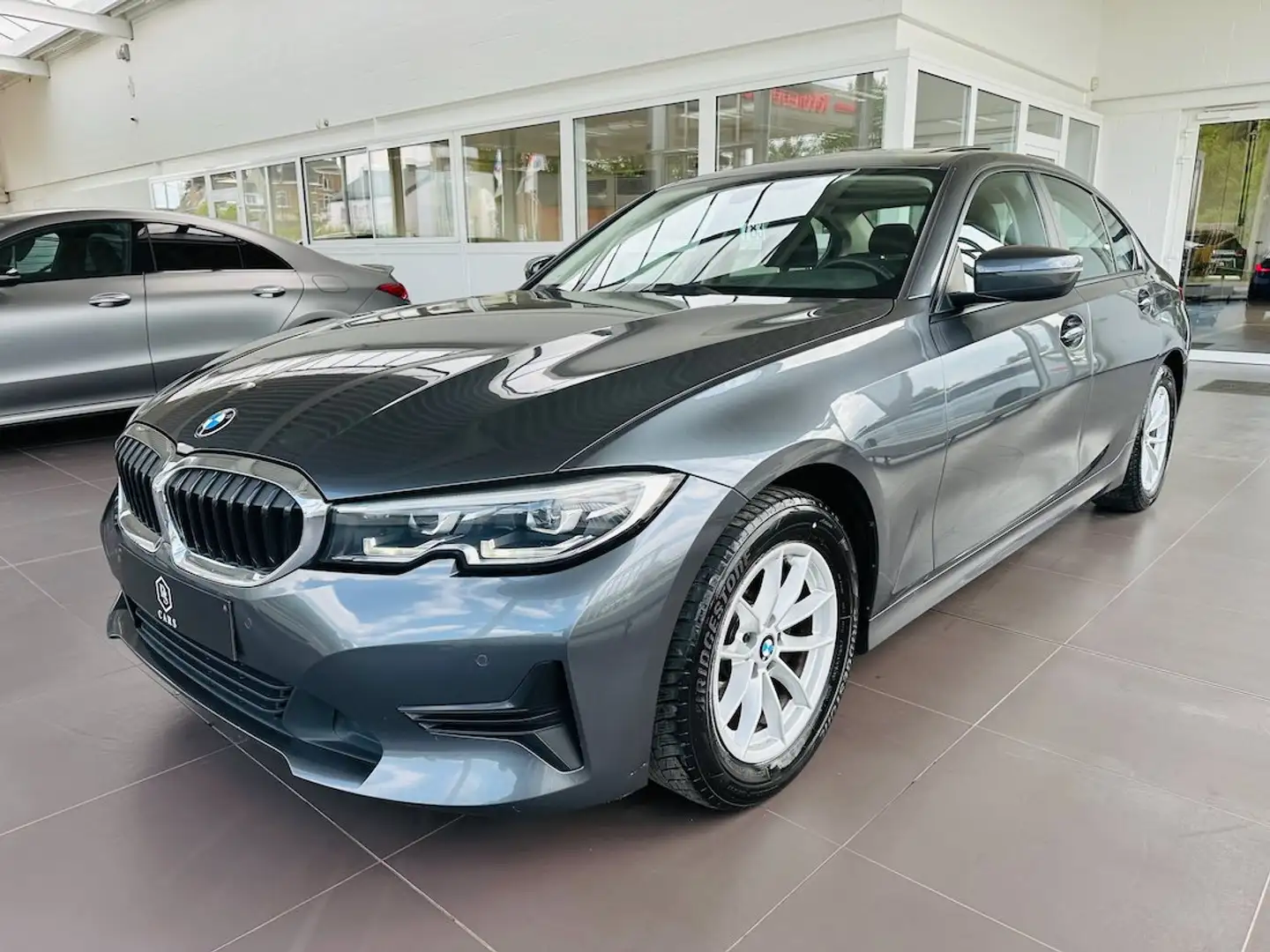 BMW 318 d *** GARANTIE + LED + TOIT OUVRANT + GPS *** Gris - 1