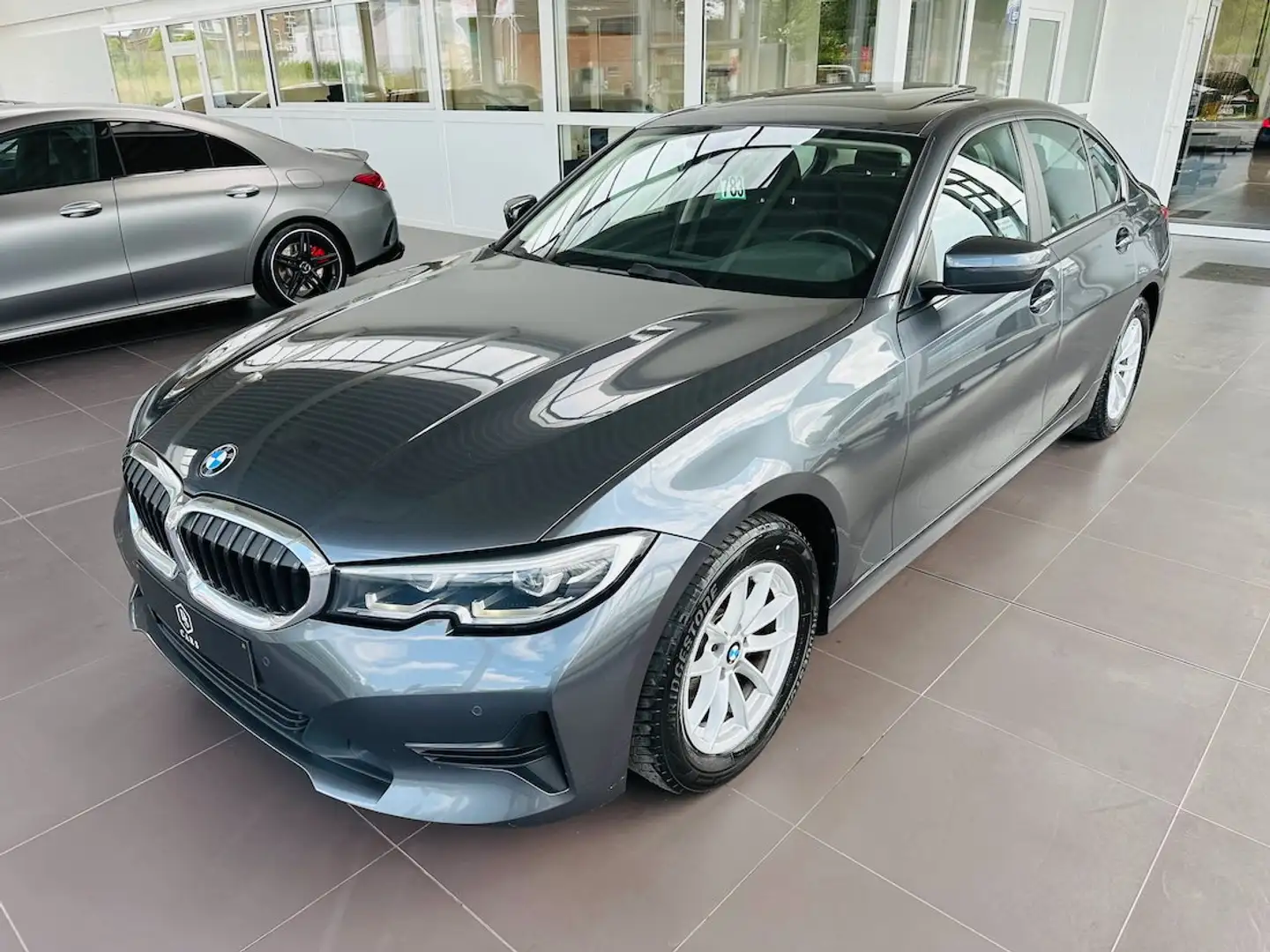 BMW 318 d *** GARANTIE + LED + TOIT OUVRANT + GPS *** Gris - 2