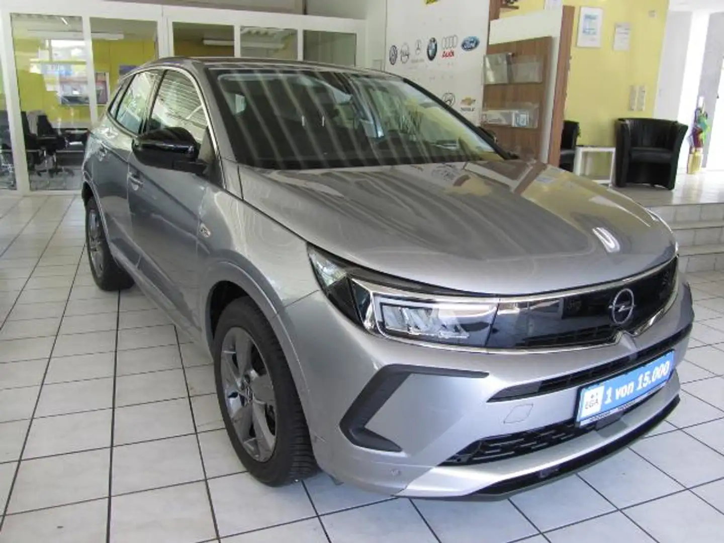 Opel Grandland X 1.2 Turbo +Shzg.+LED+PDC+Klimaaut. Grau - 2