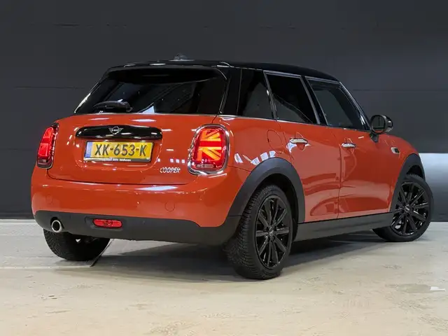 Mini Hatch view 13