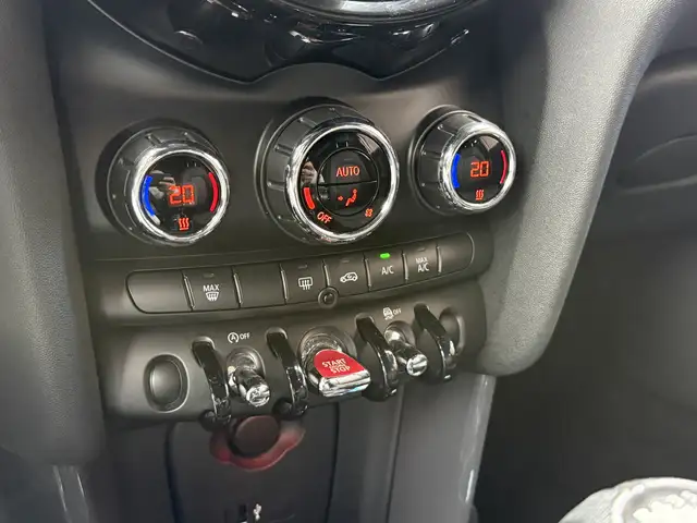 Mini Hatch view 21