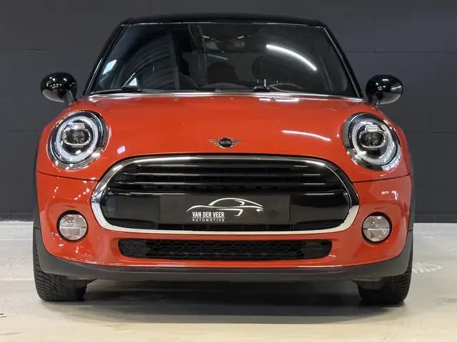 Mini Hatch view 4