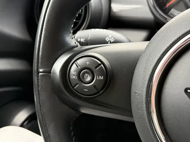 Mini Hatch view 17