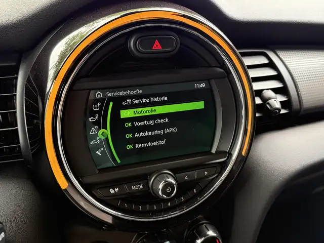 Mini Hatch view 25