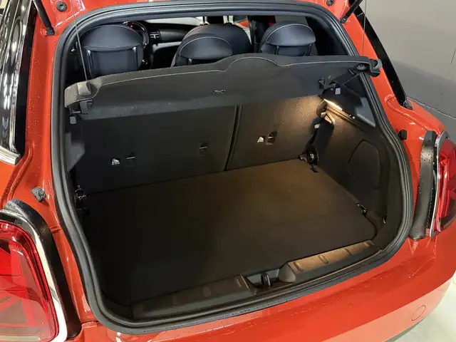 Mini Hatch view 8