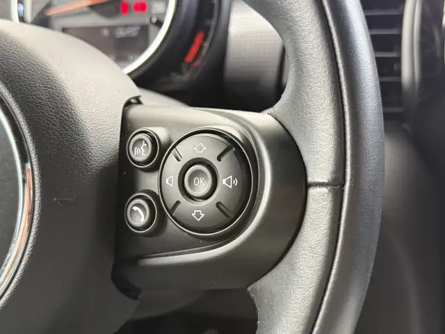 Mini Hatch view 18