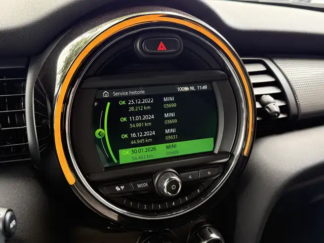 Mini Hatch view 27