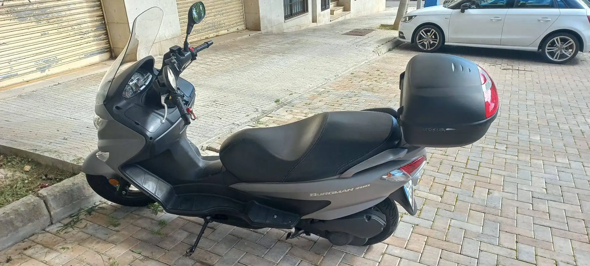 Suzuki Burgman 200 Gris - 1