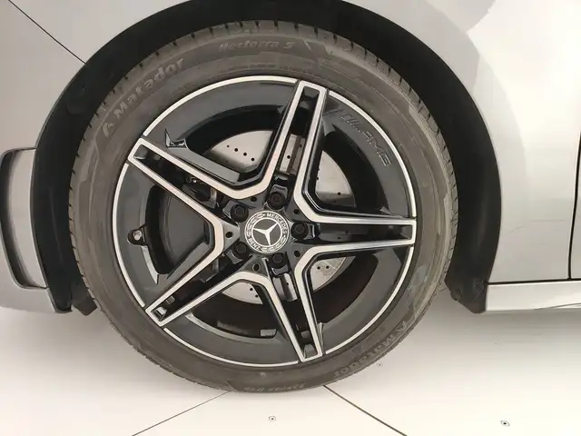 Mercedes-Benz B-Class view 12