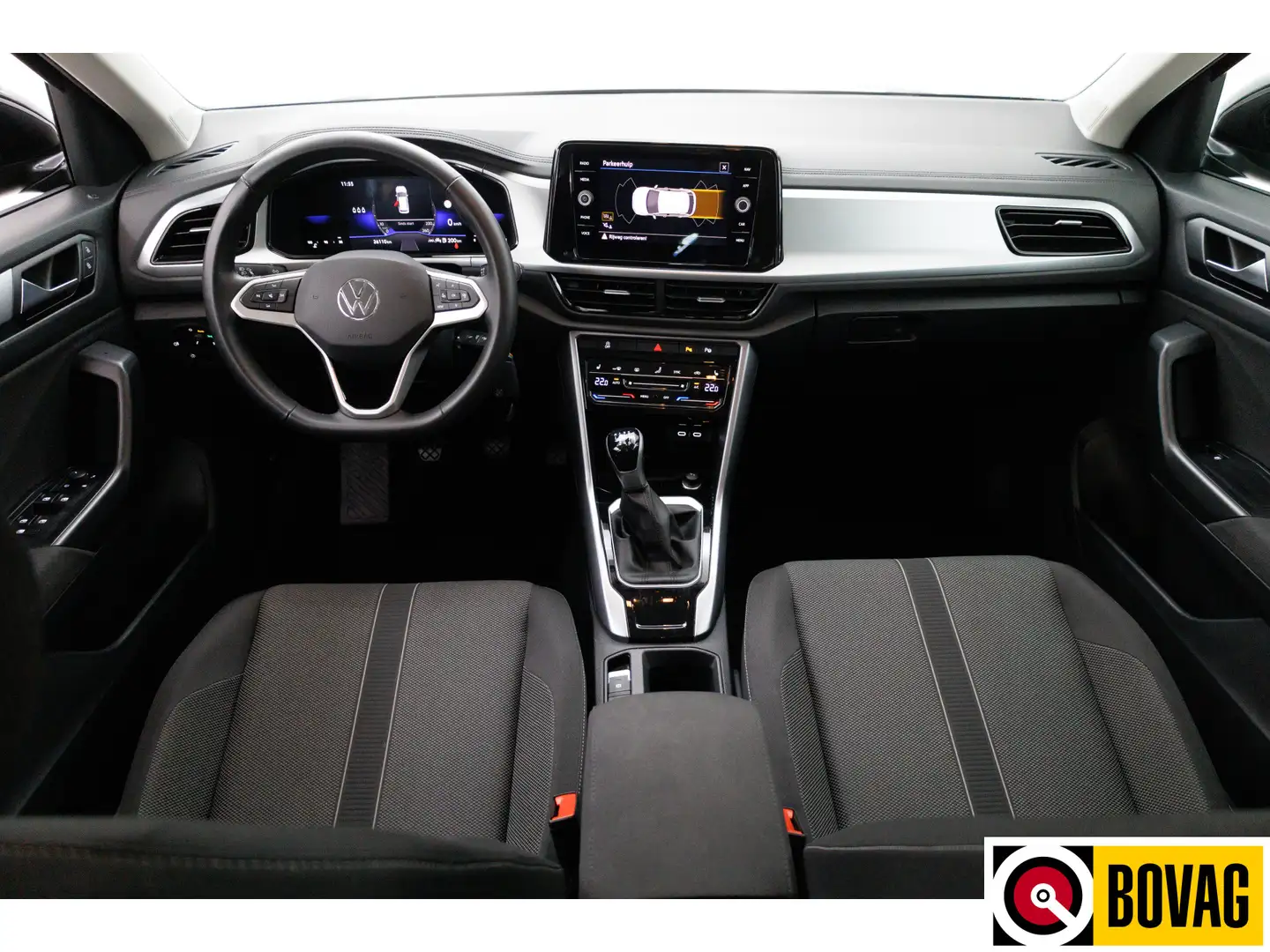 Volkswagen T-Roc 1.0 TSI 116 PK Business Edition | Stoelverw. | App Nero - 2