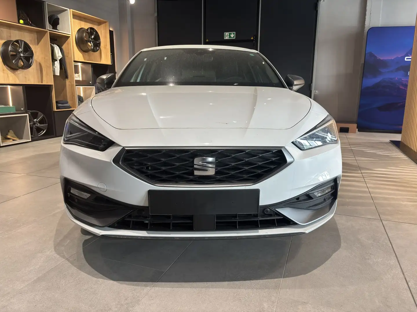 SEAT Leon Leon 2.0 TDI 150 CV DSG FR Technology Pack Nuova Bianco - 2