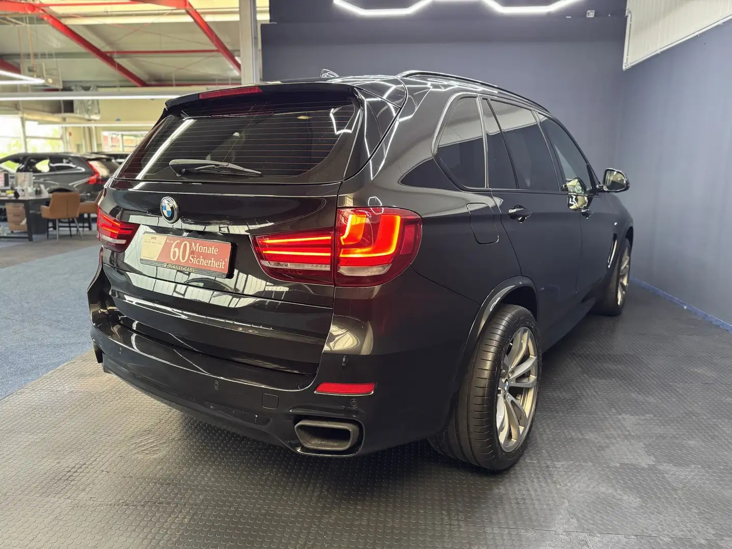 BMW X5 xDrive 40 d*PANO*M-PAKET*VOLL*3J.Garantie*AHK Noir - 2
