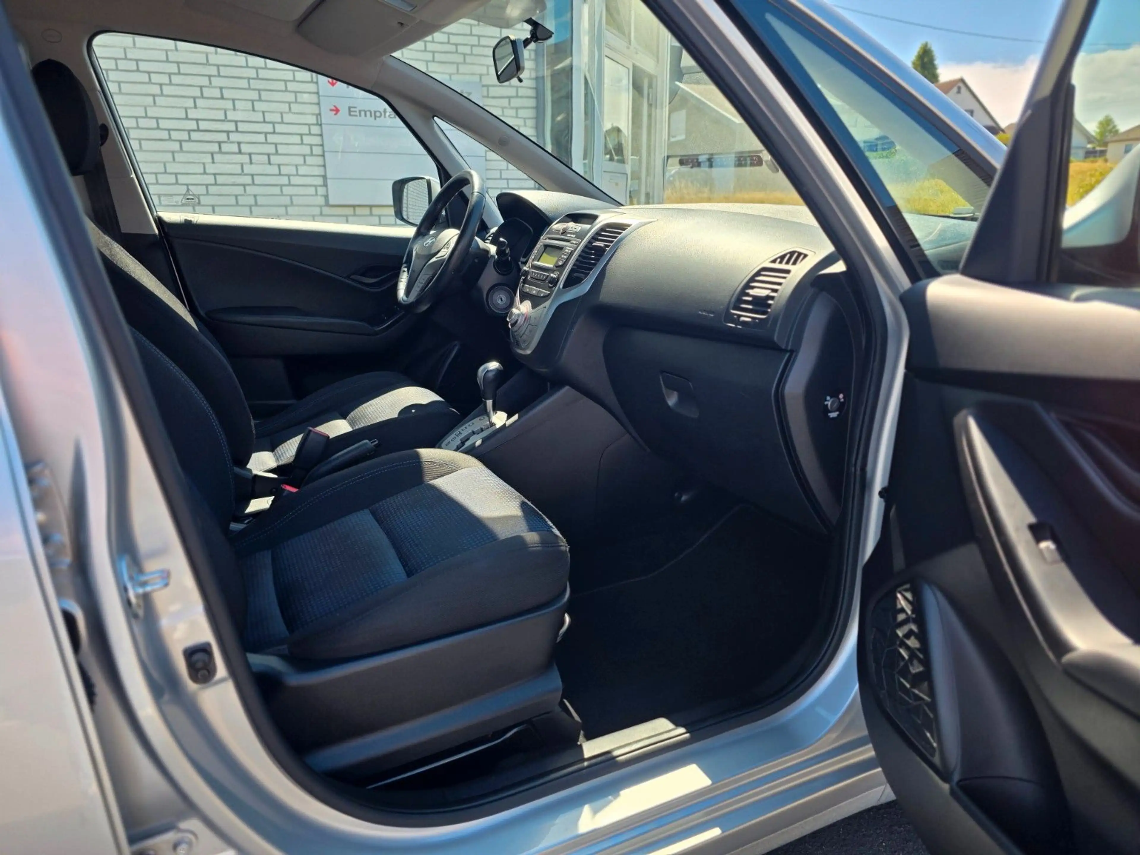 Hyundai iX20 1.6 Automatik Sitzheizung Klima Scheckheft — photo 13