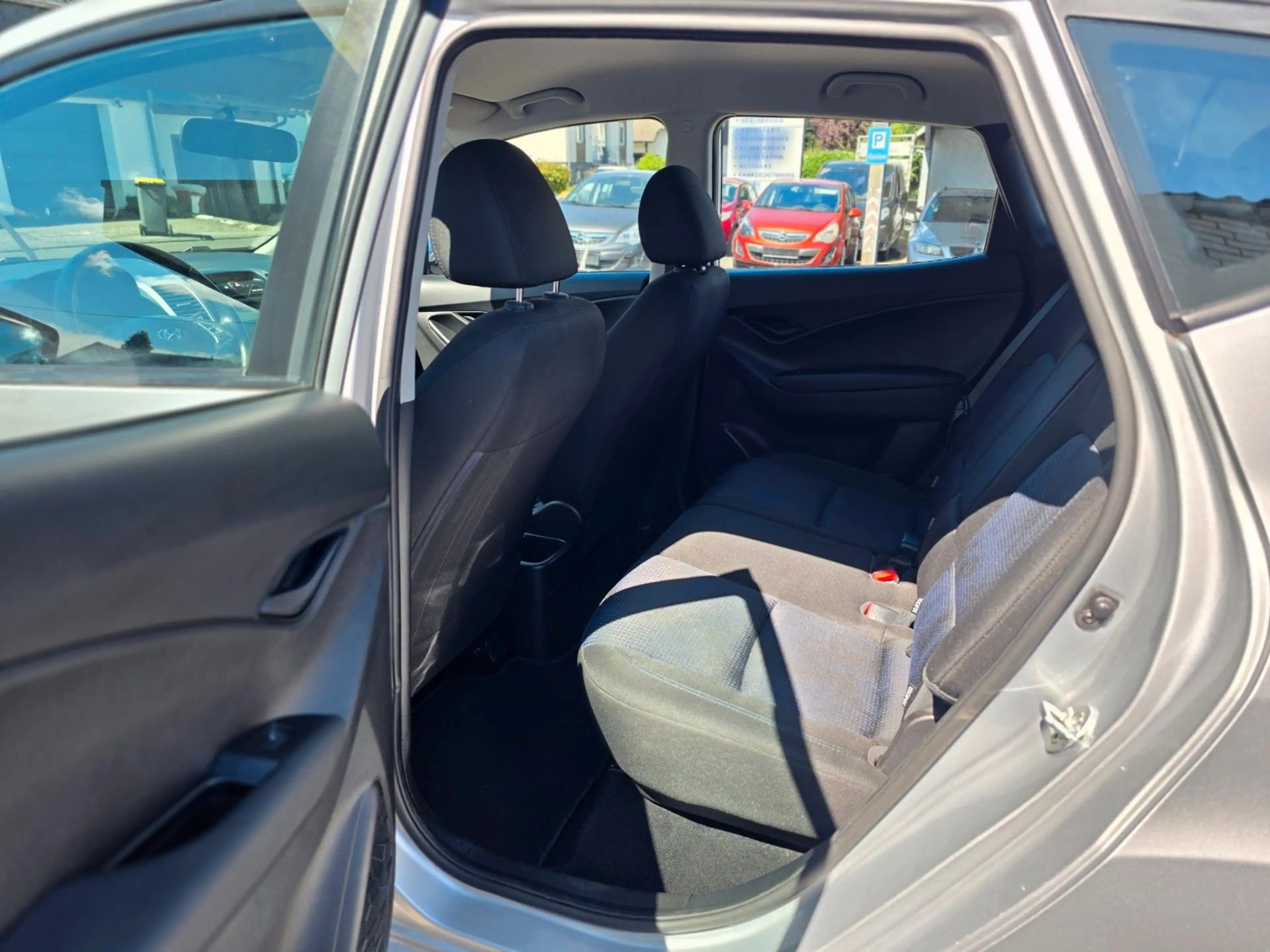 Hyundai iX20 1.6 Automatik Sitzheizung Klima Scheckheft — photo 10