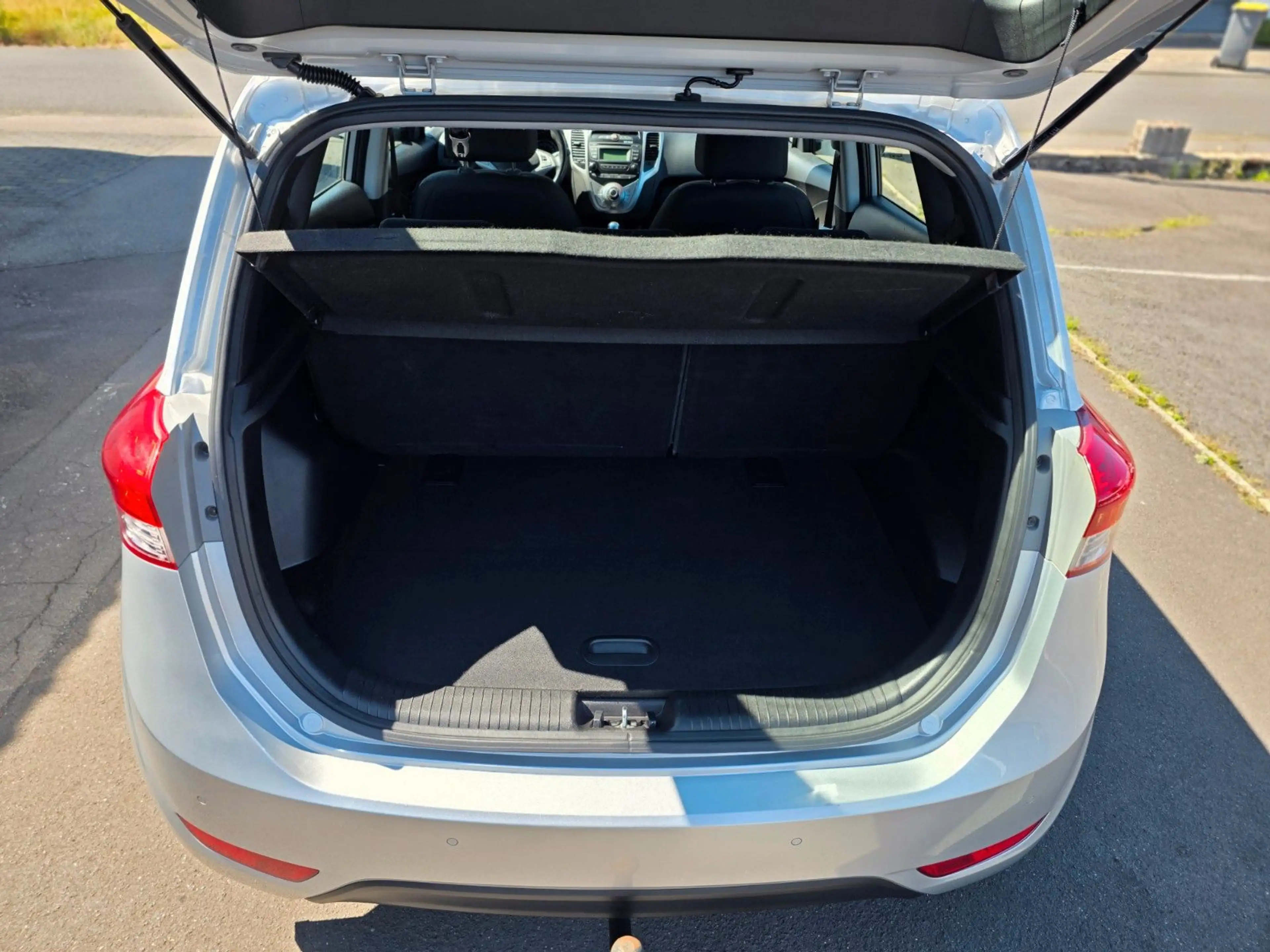 Hyundai iX20 1.6 Automatik Sitzheizung Klima Scheckheft — photo 11