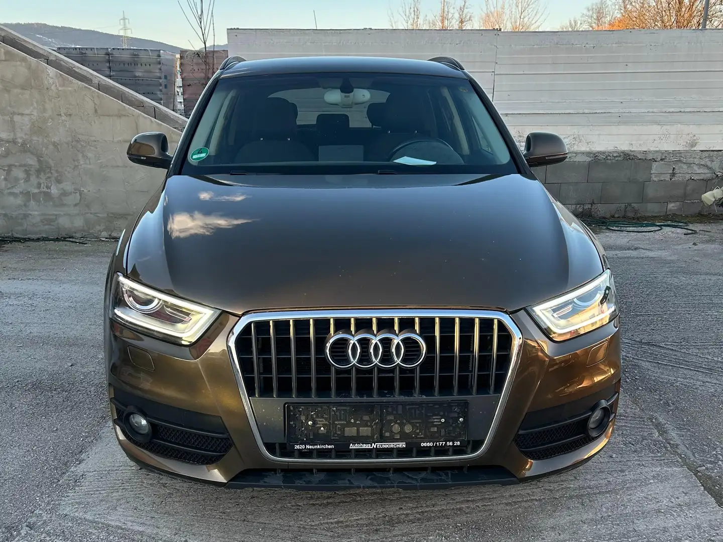 Audi Q3 2.0 TDI Braun - 1