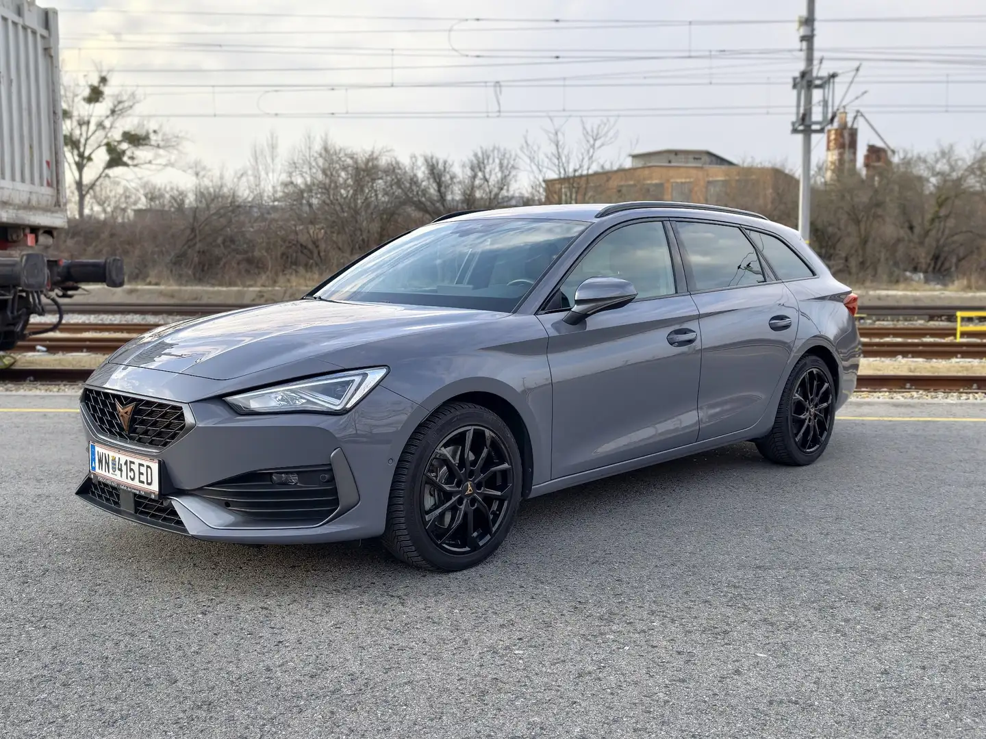 CUPRA Leon SP Kombi Alpha 2.0 TDI DSG 150 Grau - 1