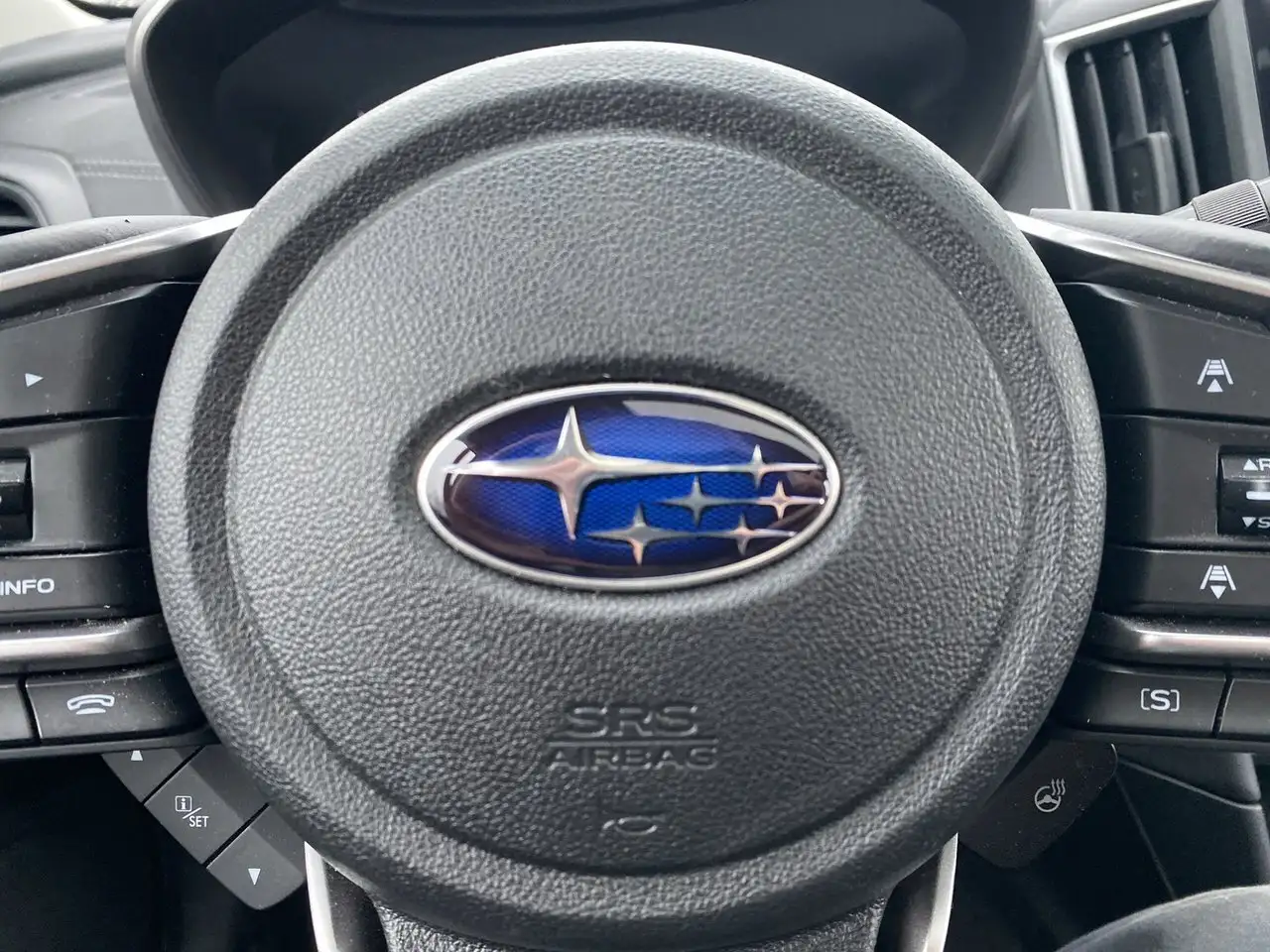 Subaru Impreza снимка Subaru Impreza