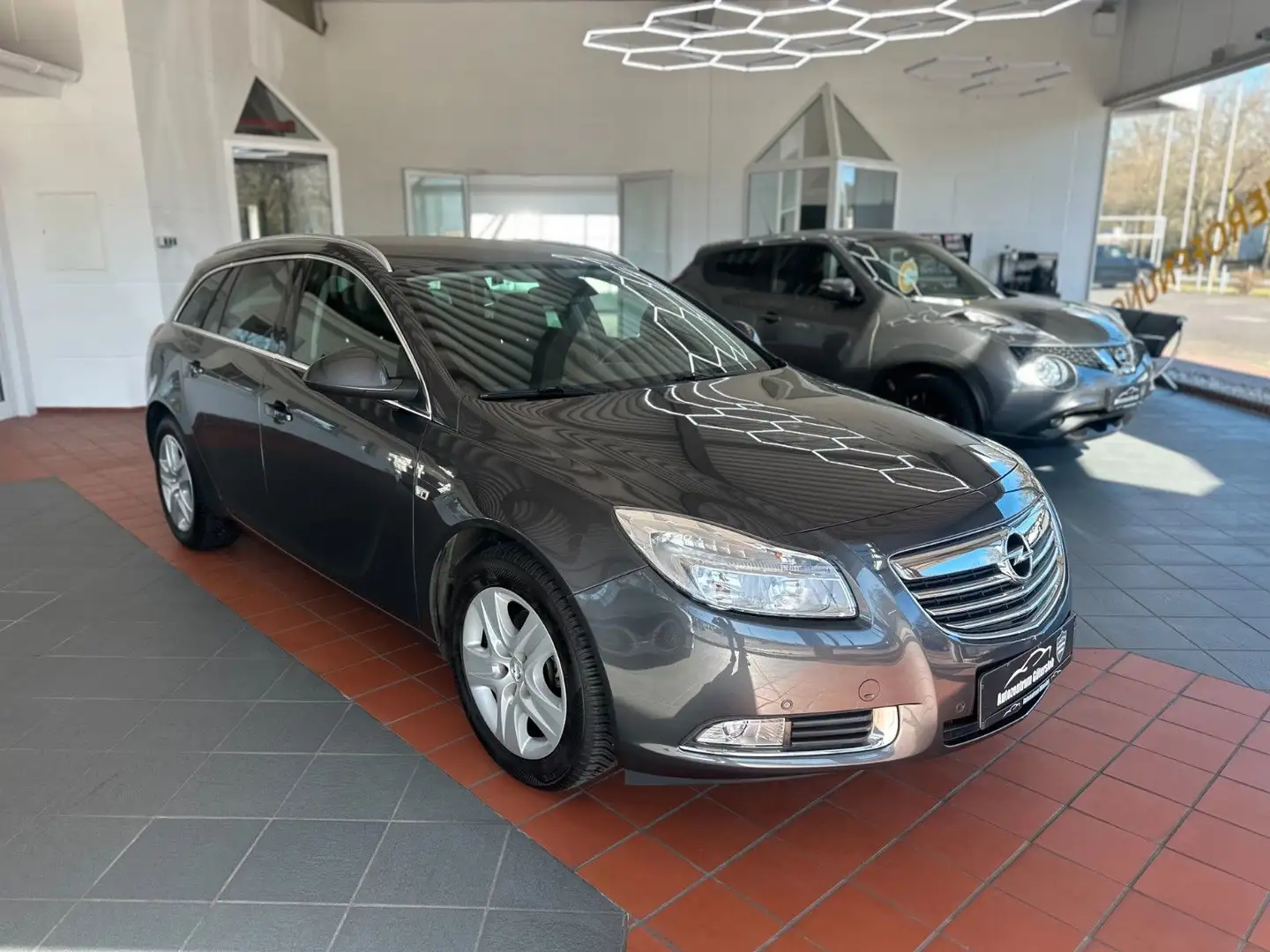 Opel Insignia A Sports Tourer Design Edition Szürke - 2