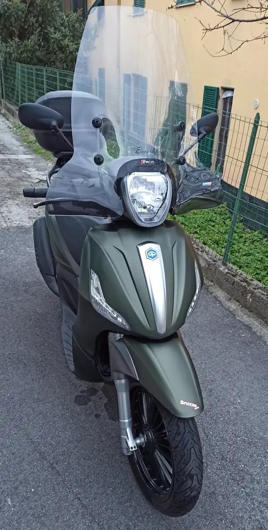 Piaggio Beverly 300 S i.e. ABS-ASR con bauletto e parabrezza Verde - 1