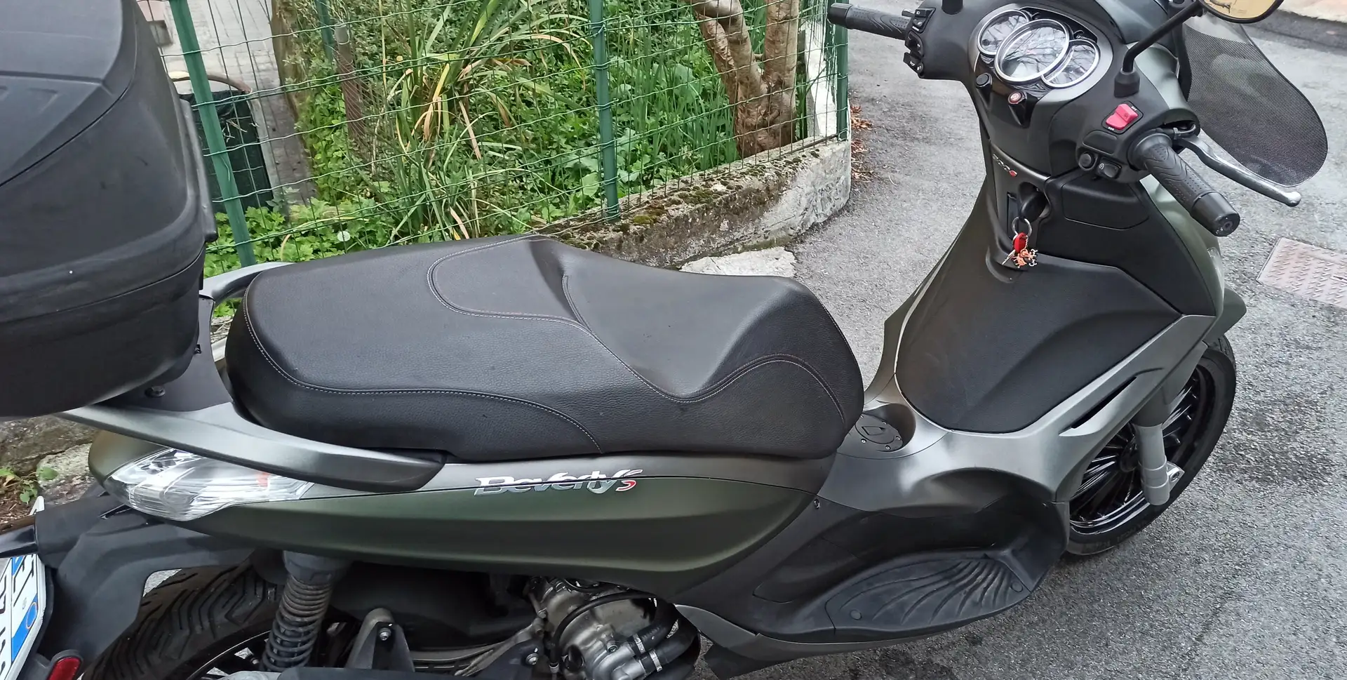 Piaggio Beverly 300 S i.e. ABS-ASR con bauletto e parabrezza Verde - 2
