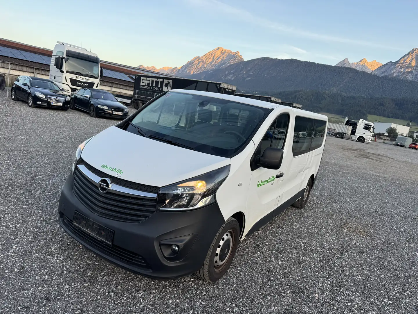 Opel Vivaro NUR EXPORT ODER HENDLER. VERKAUFEN - 2