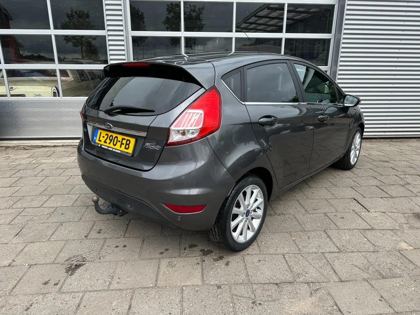 Ford Fiesta 1.0 Titanium - Airco - Start/Stop - Cruise Control Gris - 2