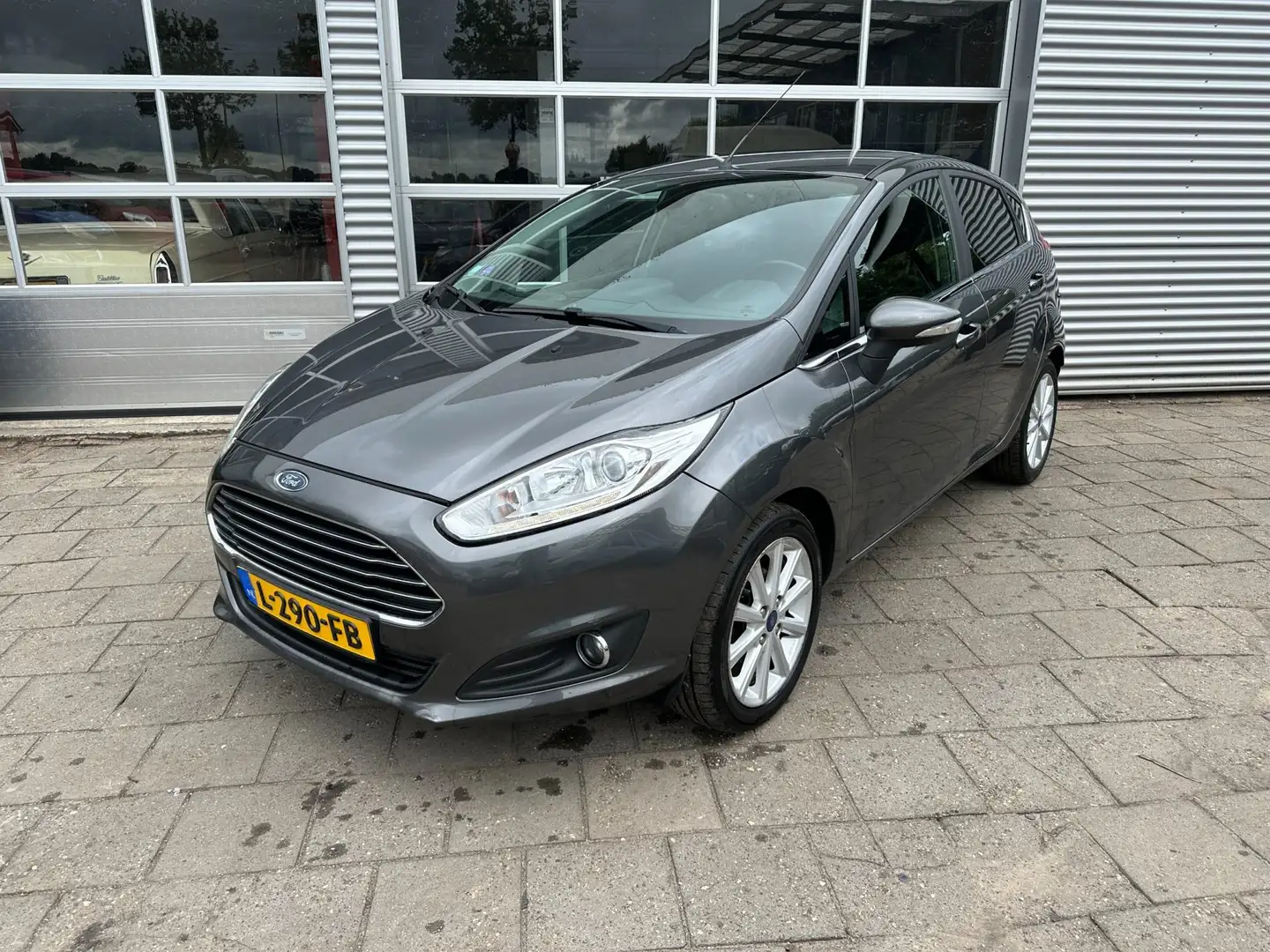 Ford Fiesta 1.0 Titanium - Airco - Start/Stop - Cruise Control Gris - 1