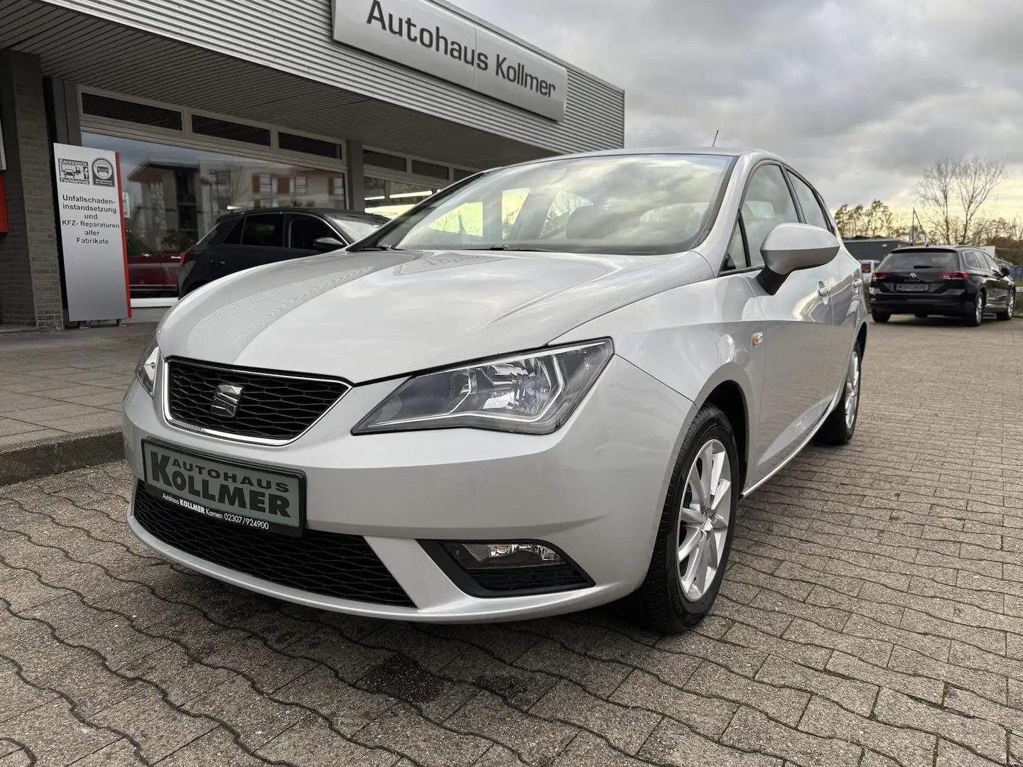 SEAT Ibiza 1.4 TDI Stylance Scheckheft gepflegt Silber - 2