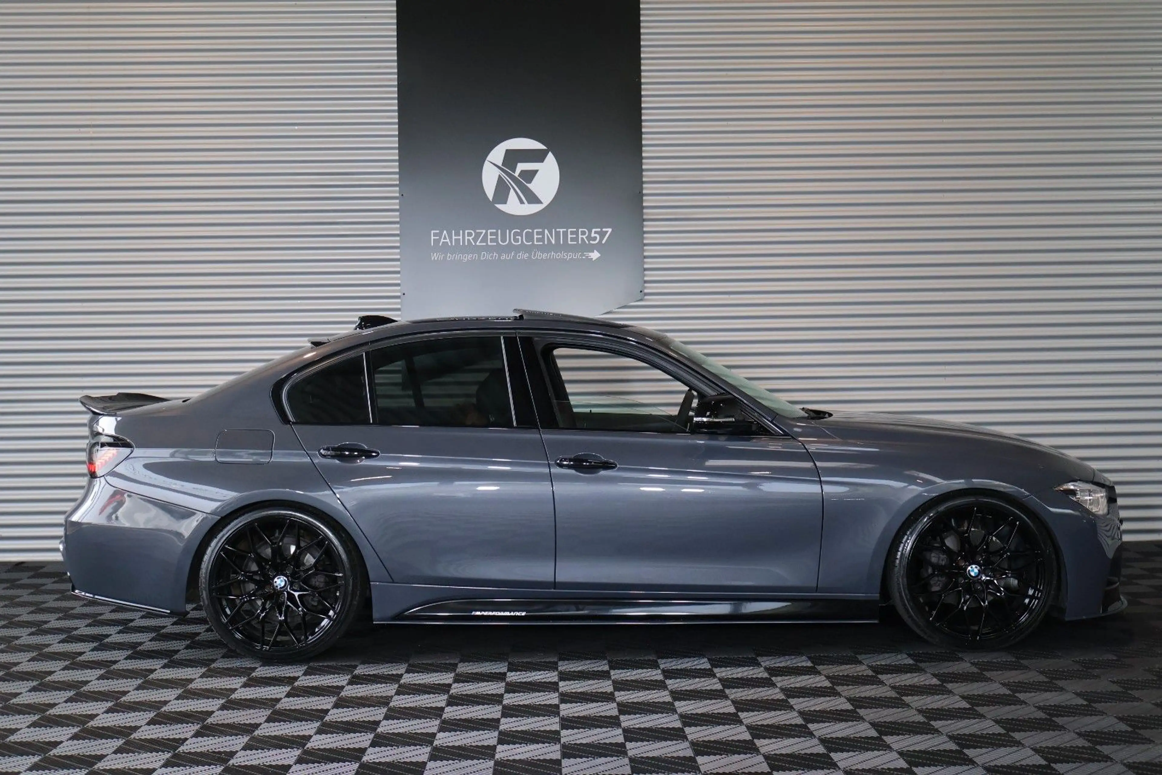 BMW 330 i M-PERFORMANCE/OLED/KAMERA/CARPLAY/HIFI — photo 5