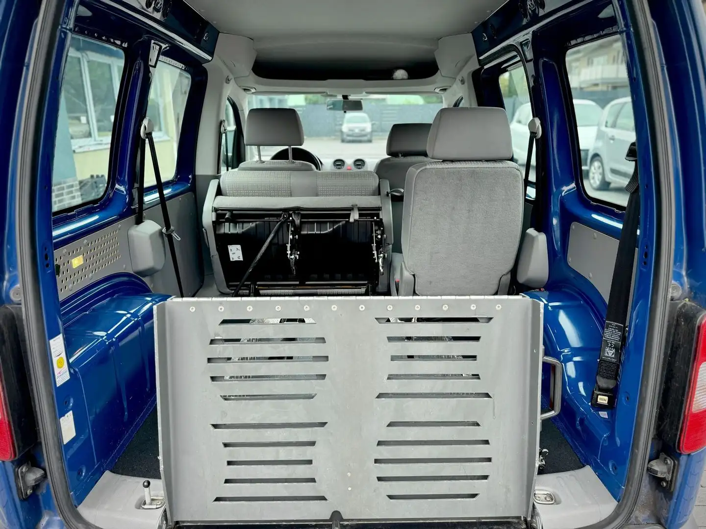 Volkswagen Caddy 'Behindertengerecht-Rampe'5-Sitzer' Blau - 2
