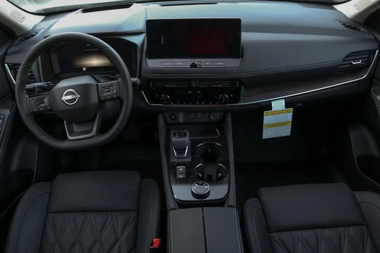 Nissan Rogue fotografie Nissan Rogue