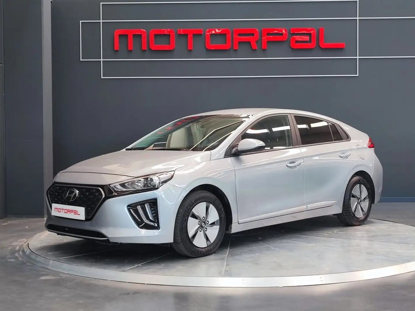 Hyundai IONIQ HEV 1.6 GDI Klass Gris - 1