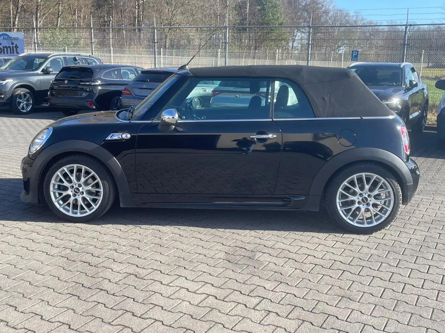 MINI Cooper S Cabrio John Cooper Works/ Navi/ SHZ/ AT Schwarz - 2